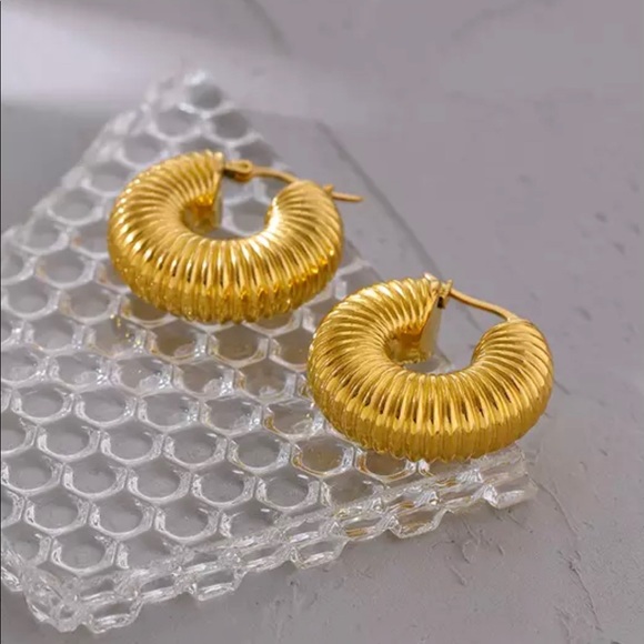 18k gold plated Round Chunky Hoop Stainless Steel earrings - Picture 7 of 7